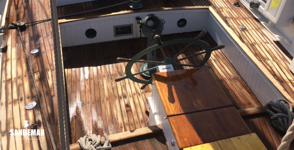 21 Aft deck to cockpit