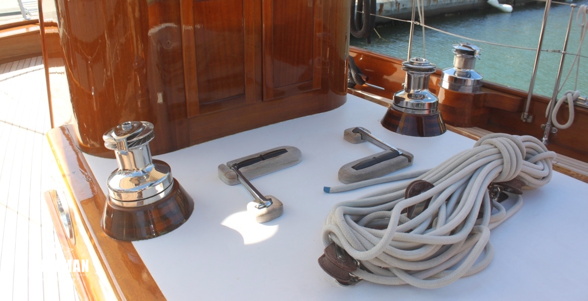 HELM & AFT HOUSE AFT