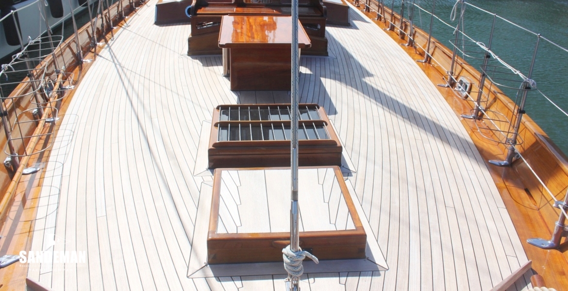 FWD DECK V AFT