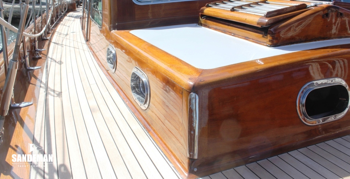 HOUSE FWD STBD V AFT