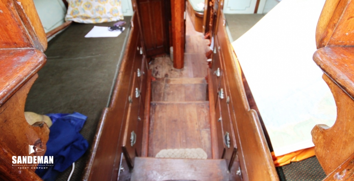 DOGHOUSE TO AFT CABIN