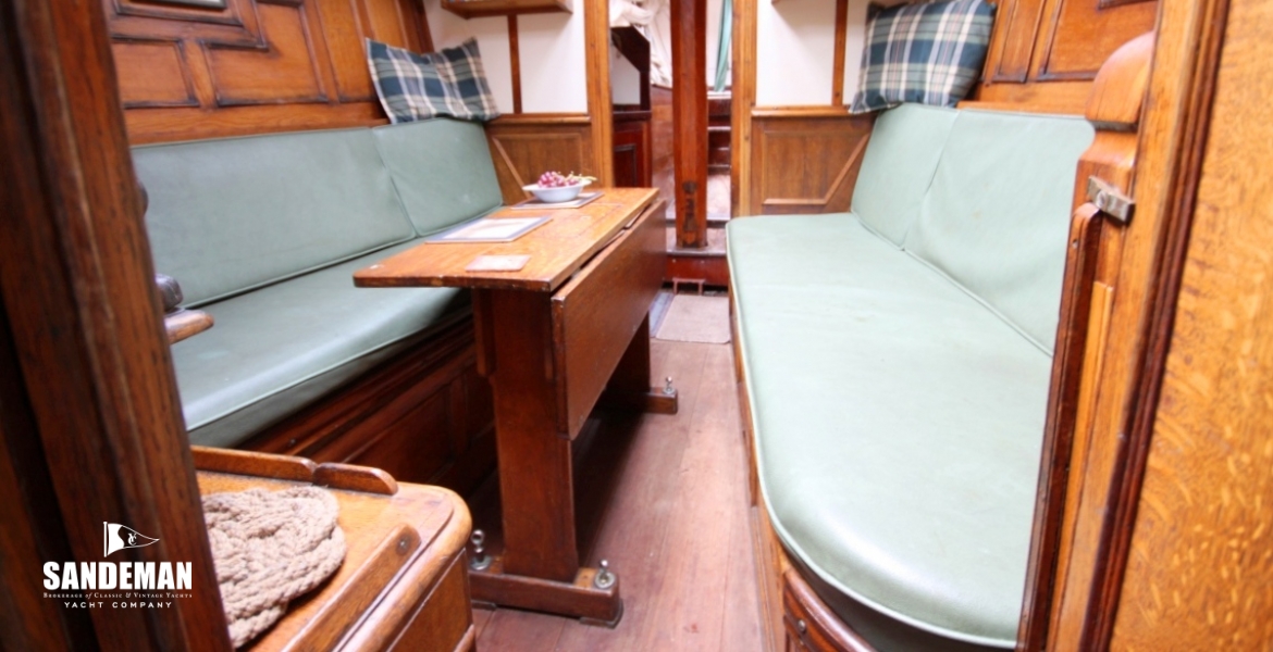 INTO SALOON V FWD