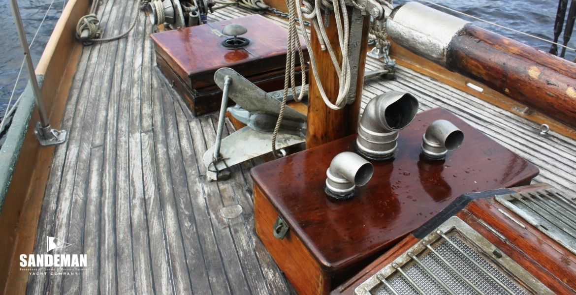 FOREMAST FOREDECK