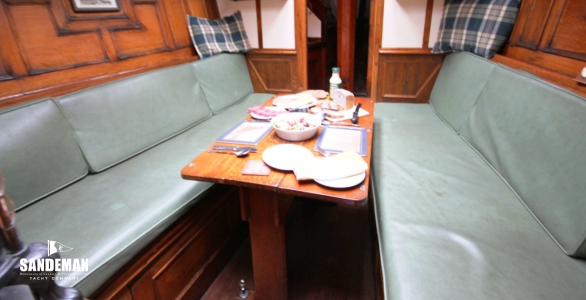 SALOON V FWD