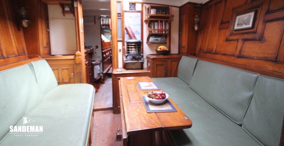 SALOON V AFT