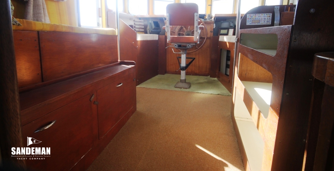 20 STEPS UP TO WHEELHOUSE