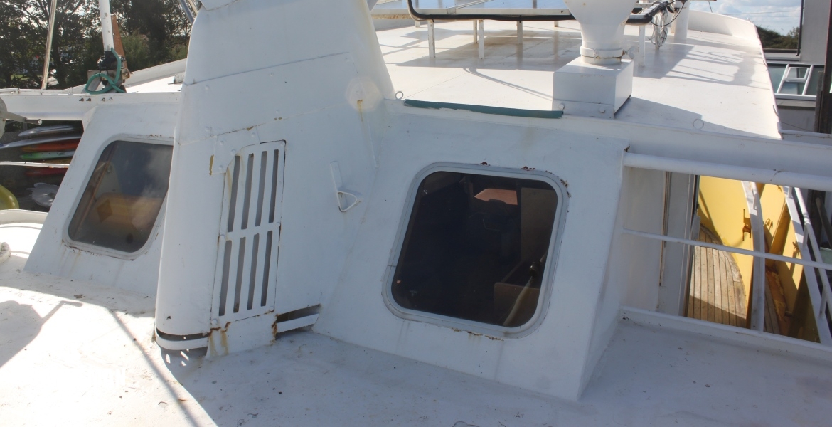 17 FUNNEL & WHEELHOUSE ROOF
