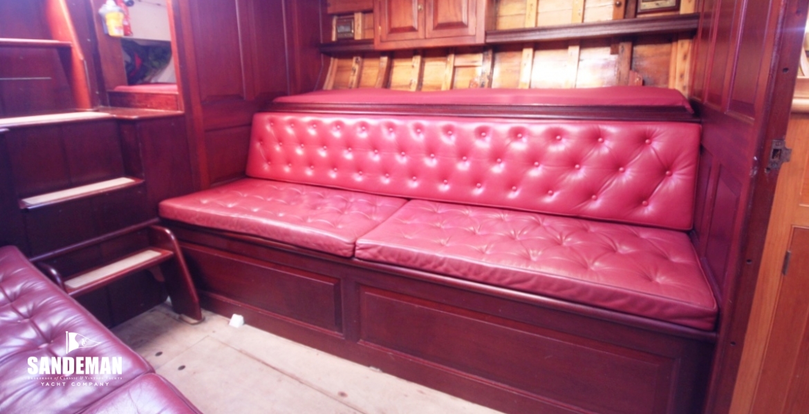 SALOON PORT AFT