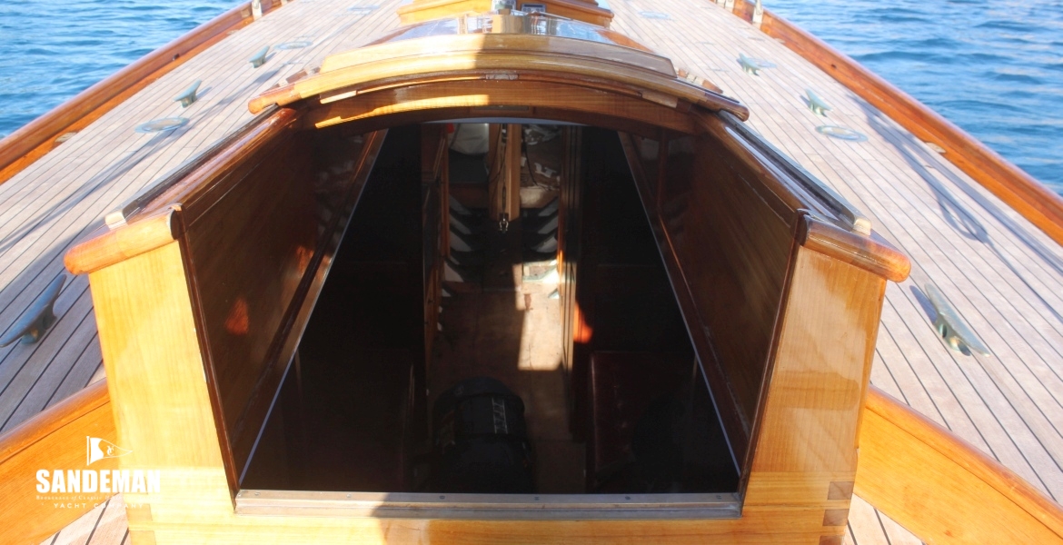COMPANIONWAY TO ACCOM