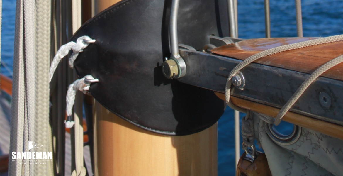 MAST & SADDLE