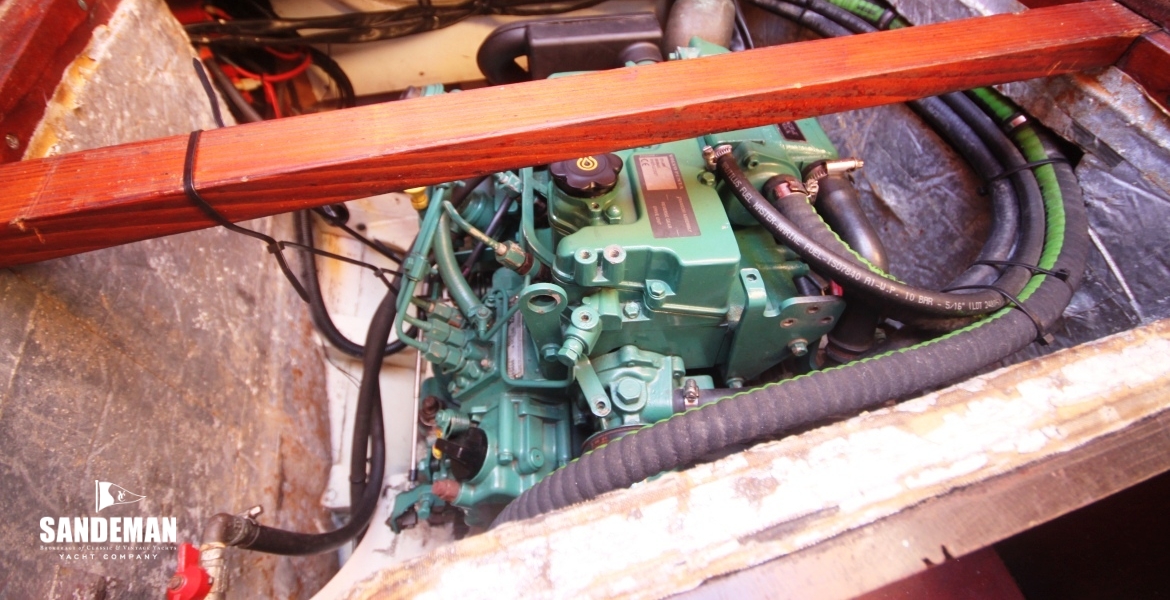 ENGINE UNDER COMPANIONWAY LADDER