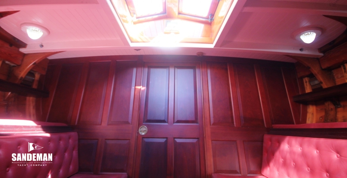 SALOON DECKHEAD