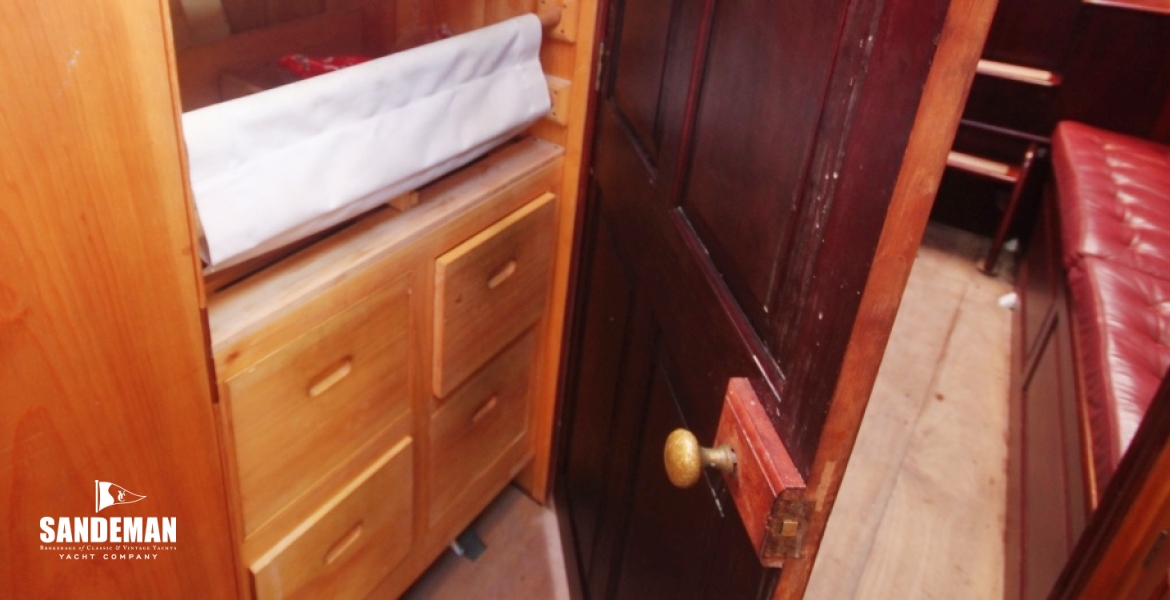 GALLEY STOWAGE