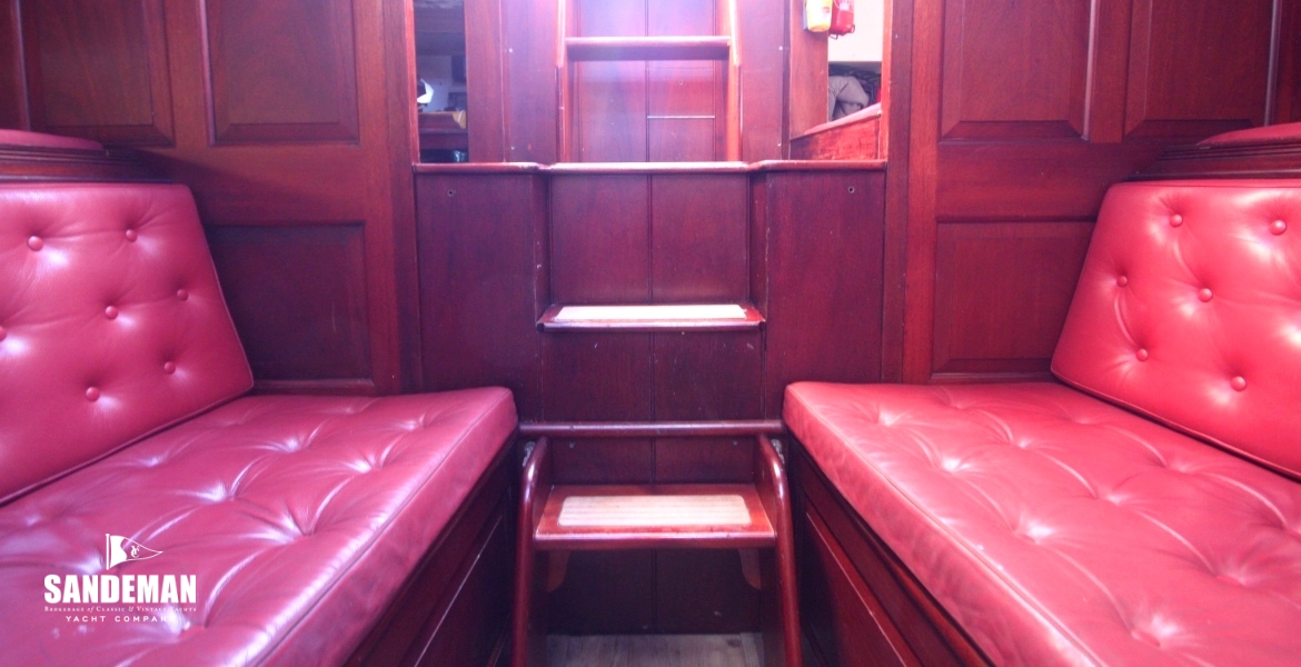 SALOON AFT TO COMPANIONWAY