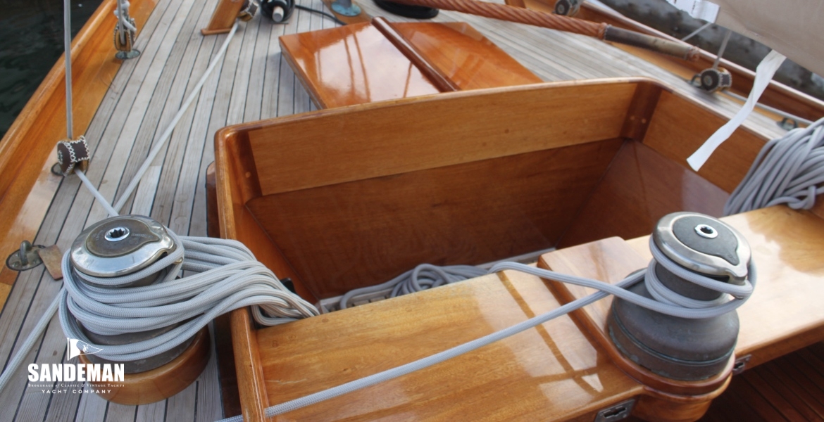 COCKPIT AFT