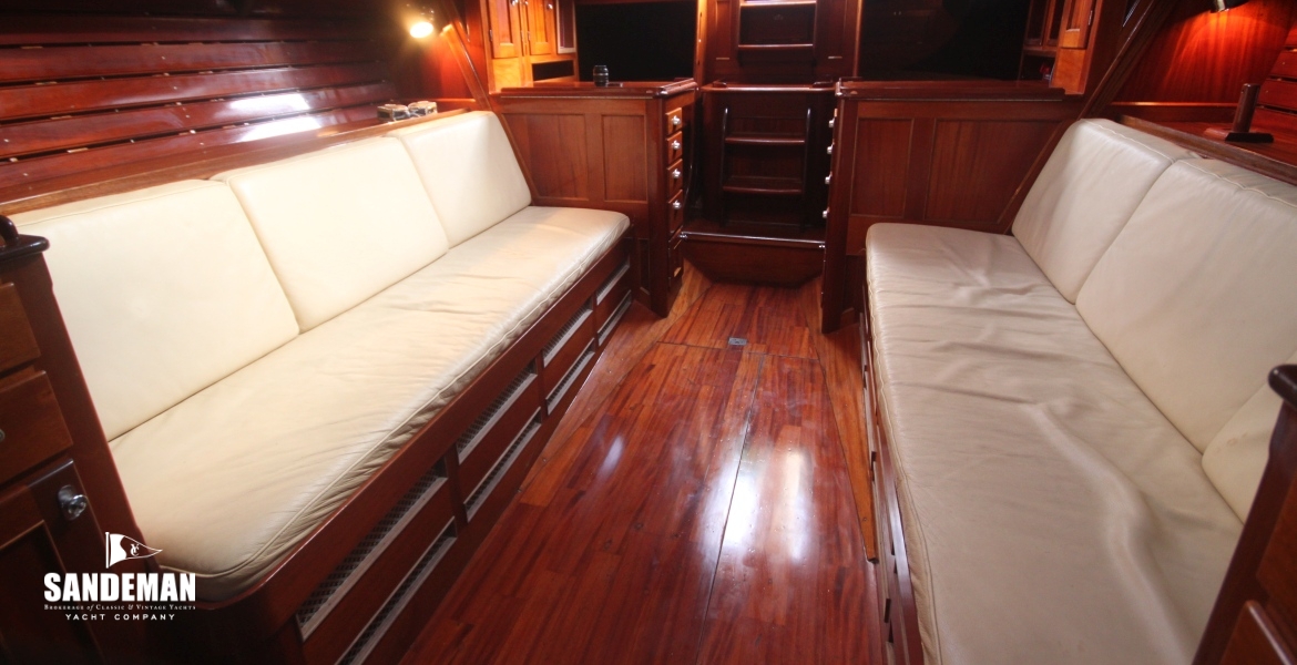 SALOON VIEW AFT
