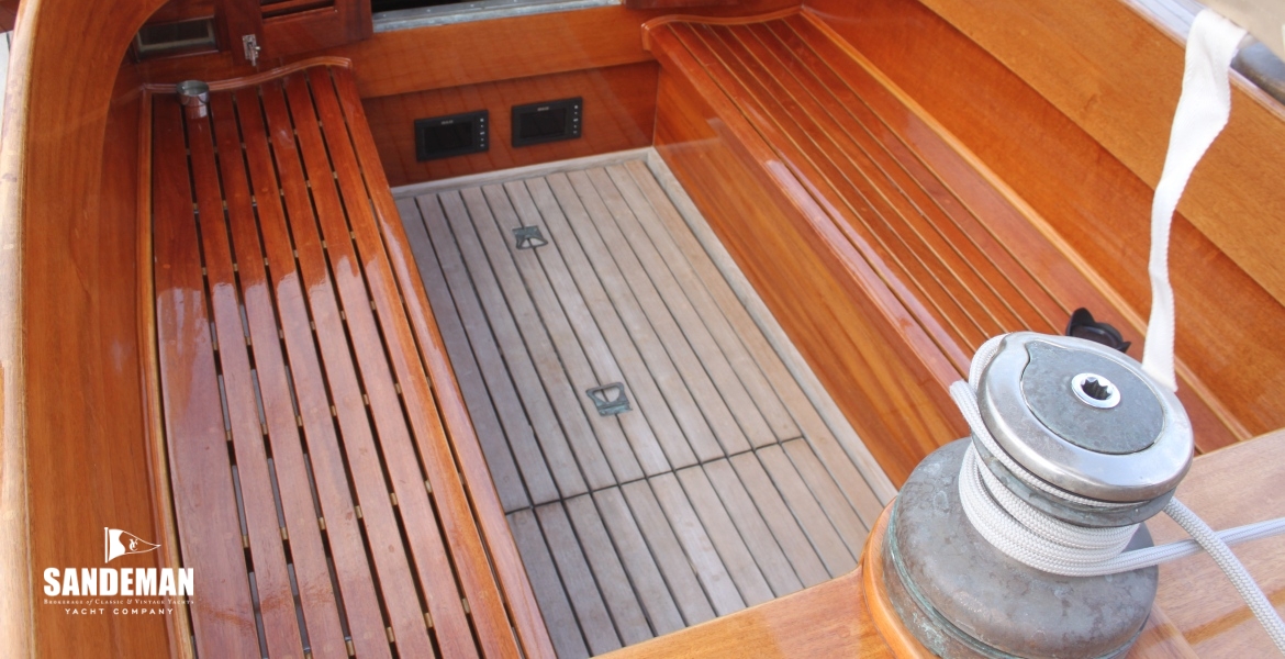 COCKPIT & COMPANIONWAY