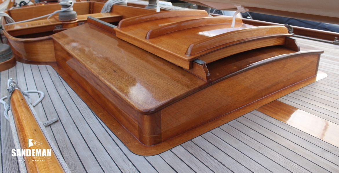 COMPANIONWAY HATCH V AFT