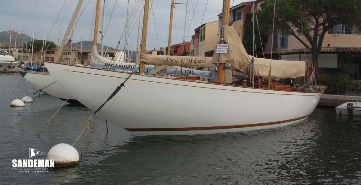 MOORED PORT BOW