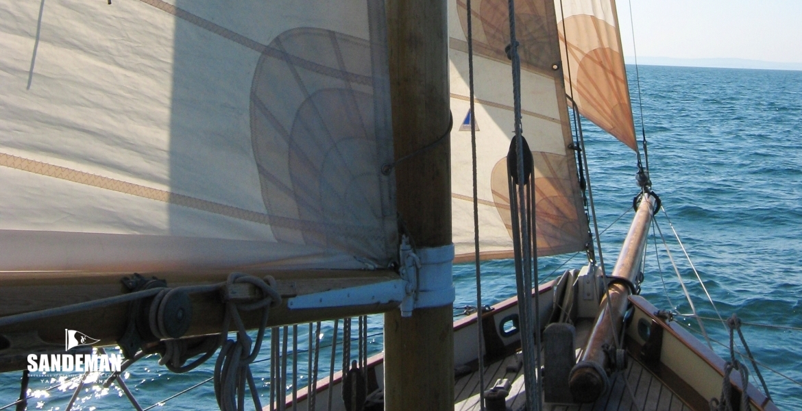 04 RIG AND SAIL CLOSE UP