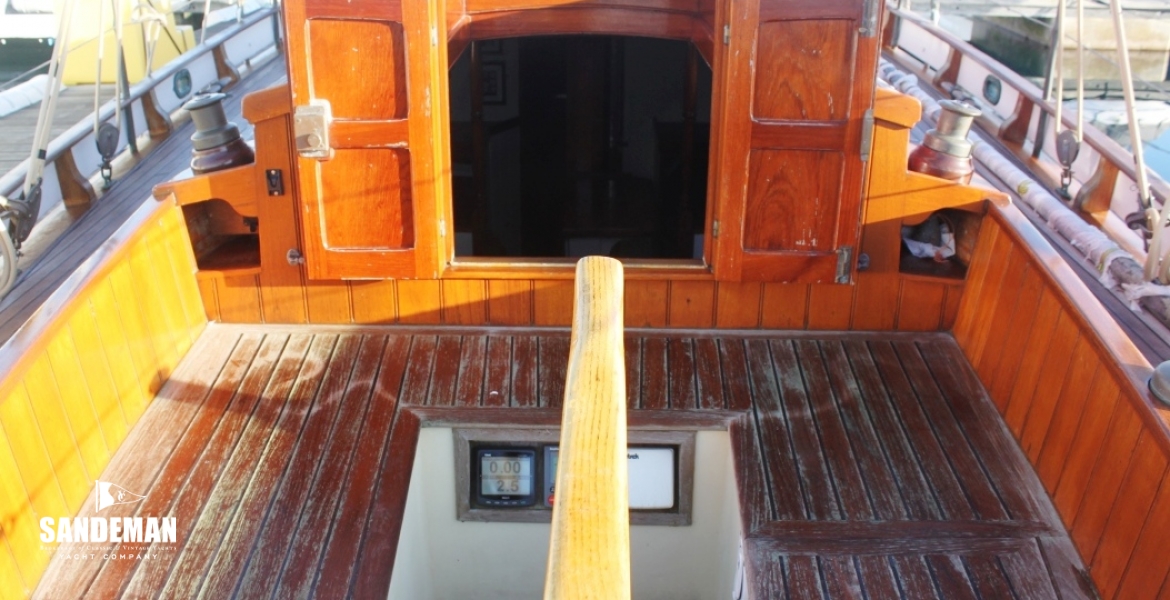 29 COMPANIONWAY
