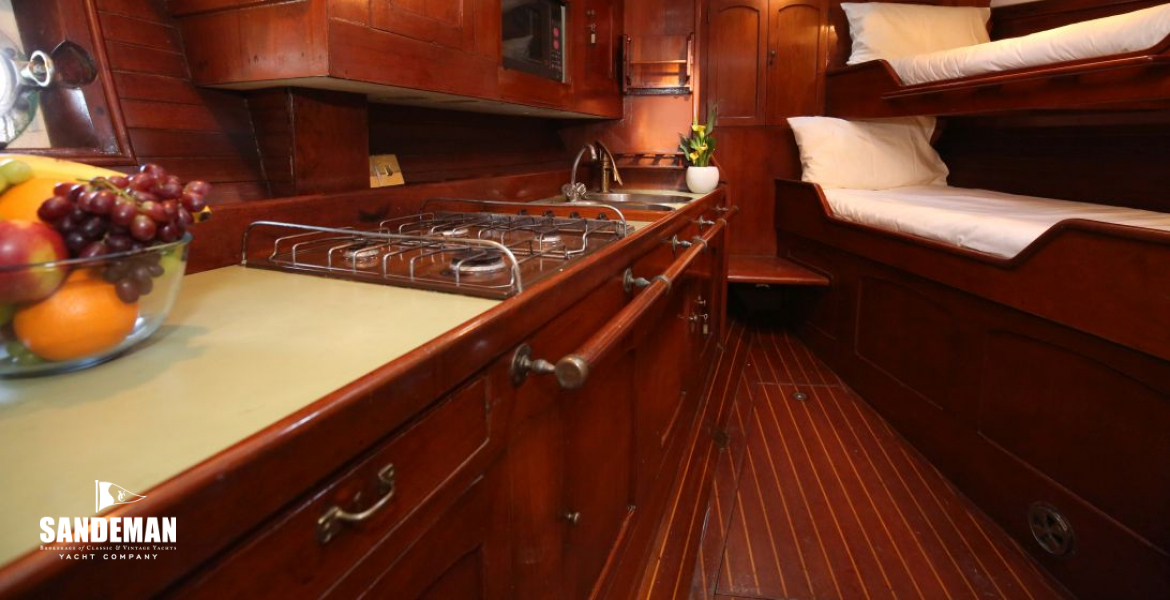 GALLEY FWD CABIN