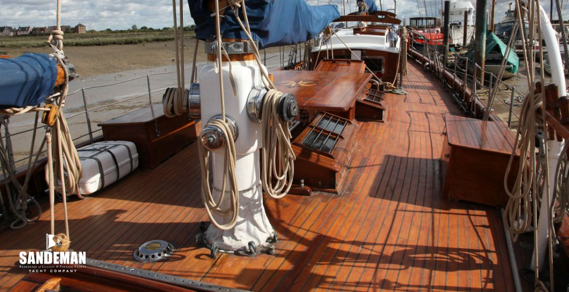 Mid deck view aft