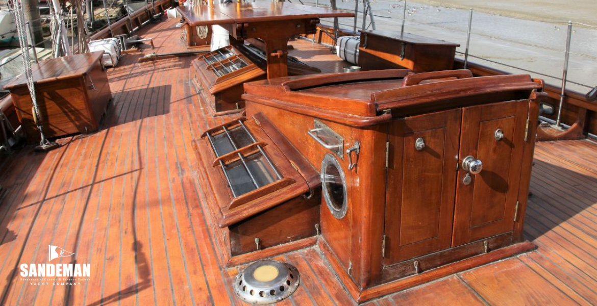 Port mid deck view fwd