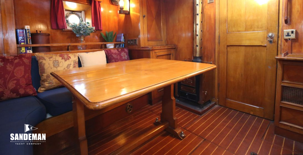 Saloon view aft to stbd