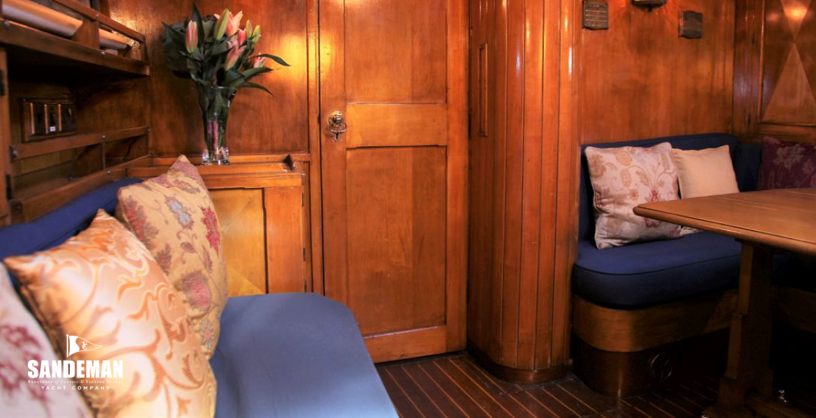 Saloon view fwd