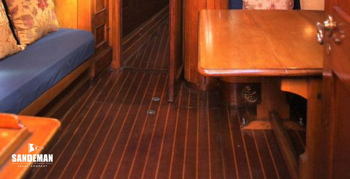 Saloon view fwd