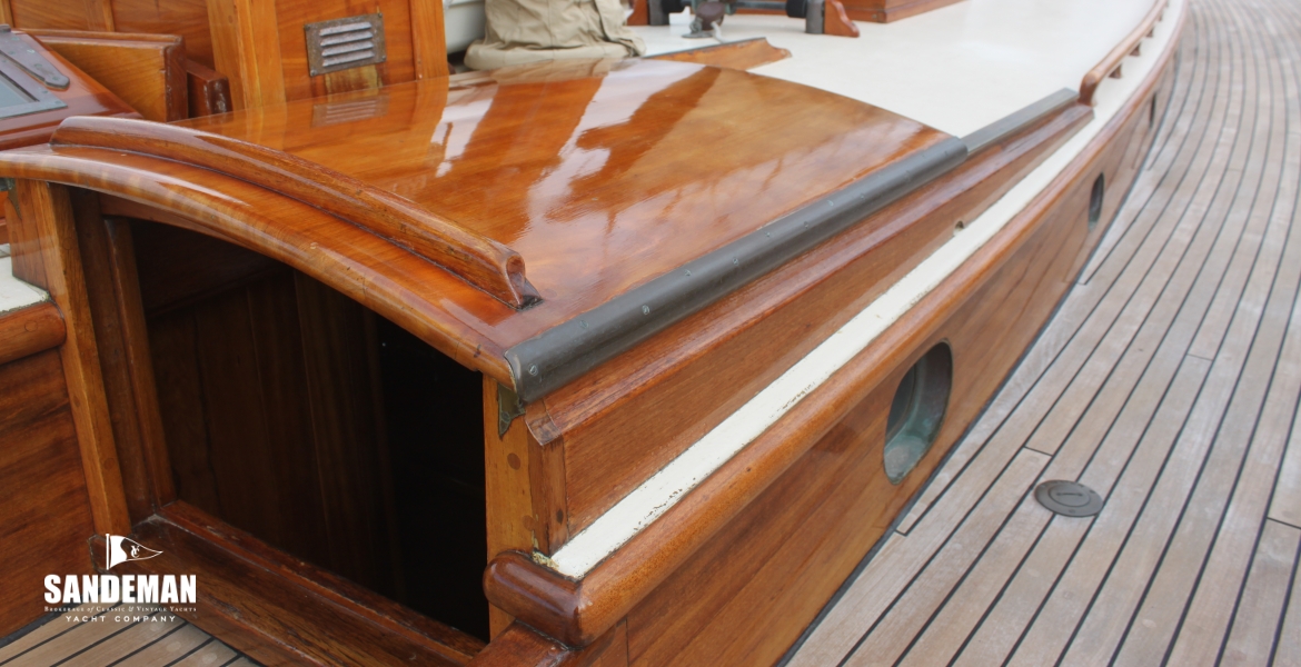 COMPANIONWAY HATCH