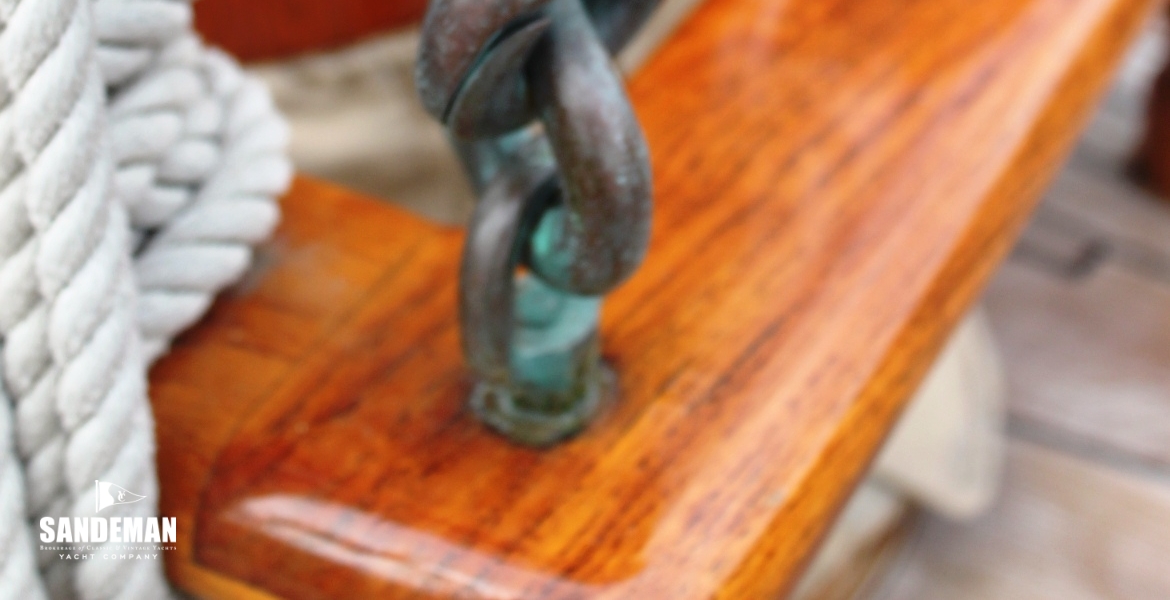 FIFE RAIL DETAIL