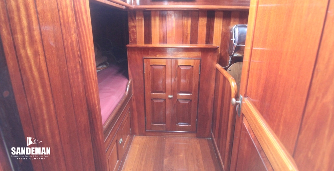TO AFT CABIN