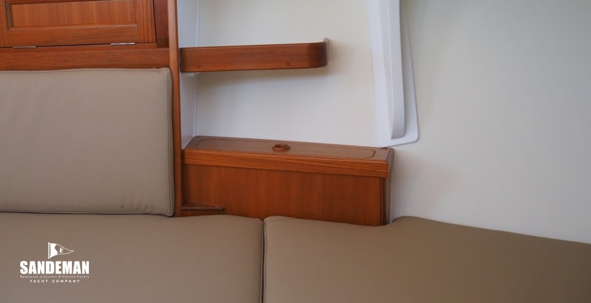 Port saloon detail