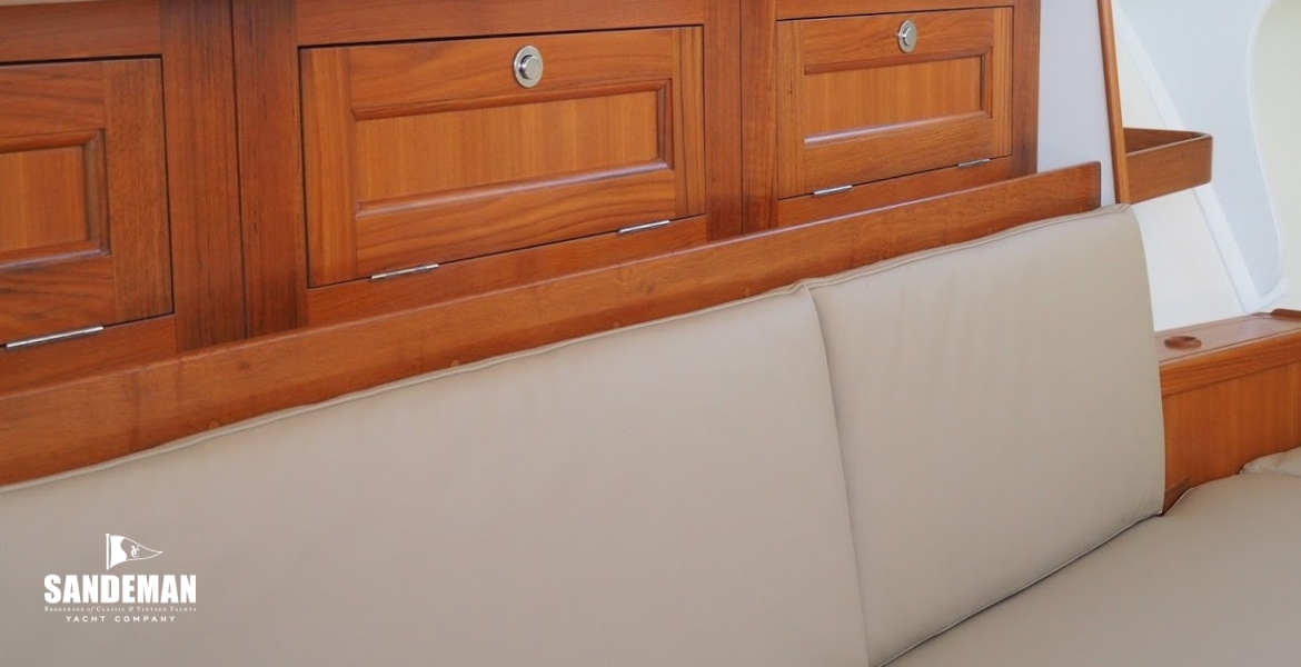 Port settee berth and lockers