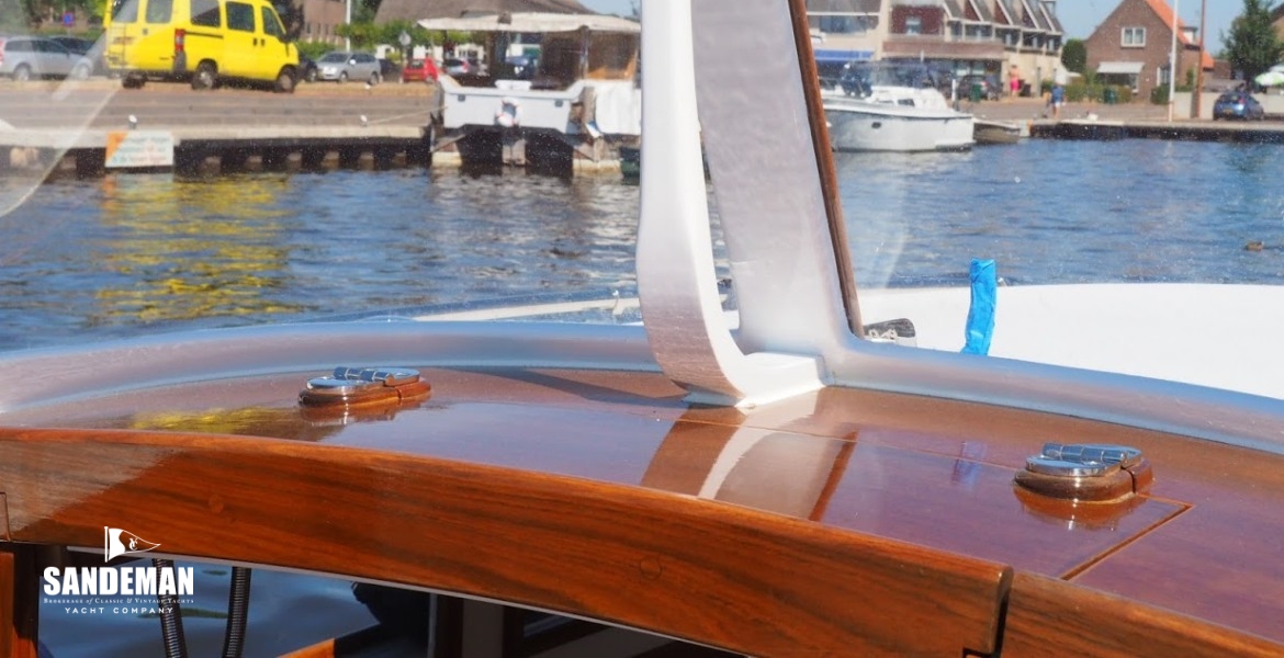 Dash screen and companionway closeup