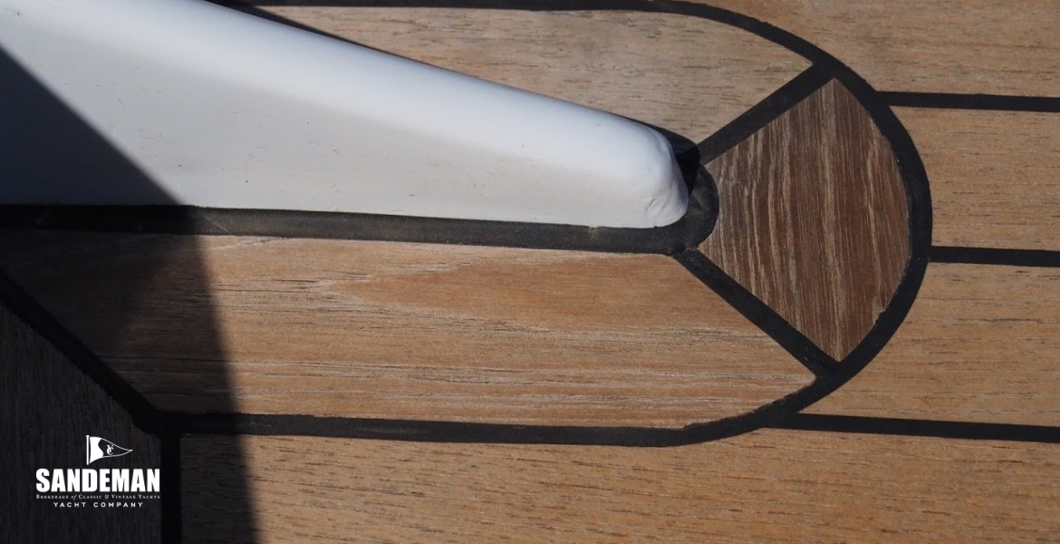 House sides finial