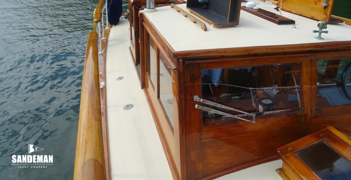 WHEELHOUSE FWD CLOSE UP