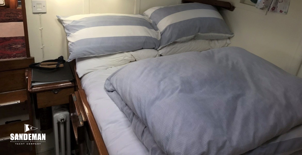 DOUBLE BUNK TO PORT V AFT
