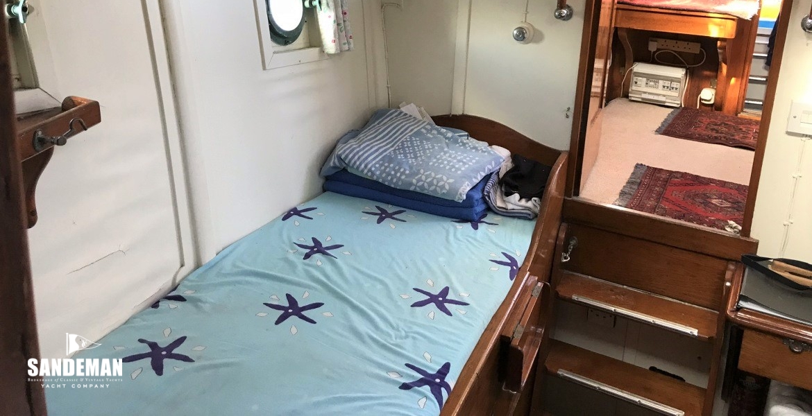 SINGLE BUNK TO STBD V AFT TO WHEELHOUSE
