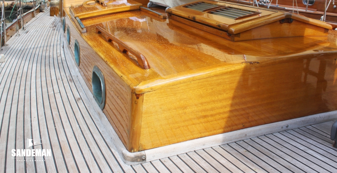33 TRUNK V AFT STBD