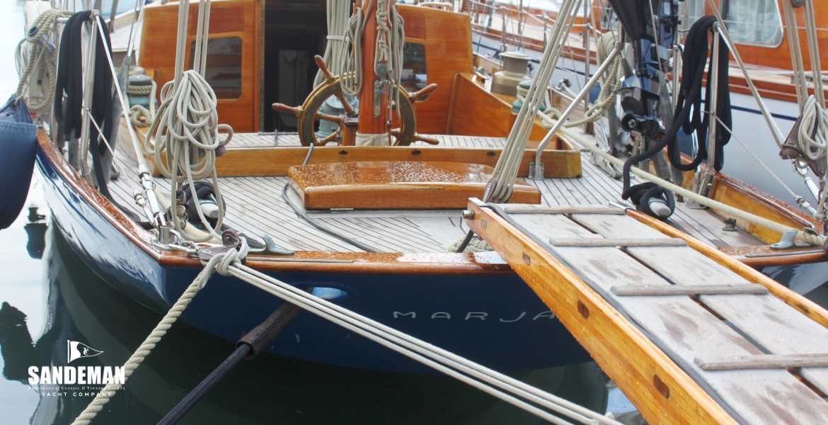 07 PORT QUARTER