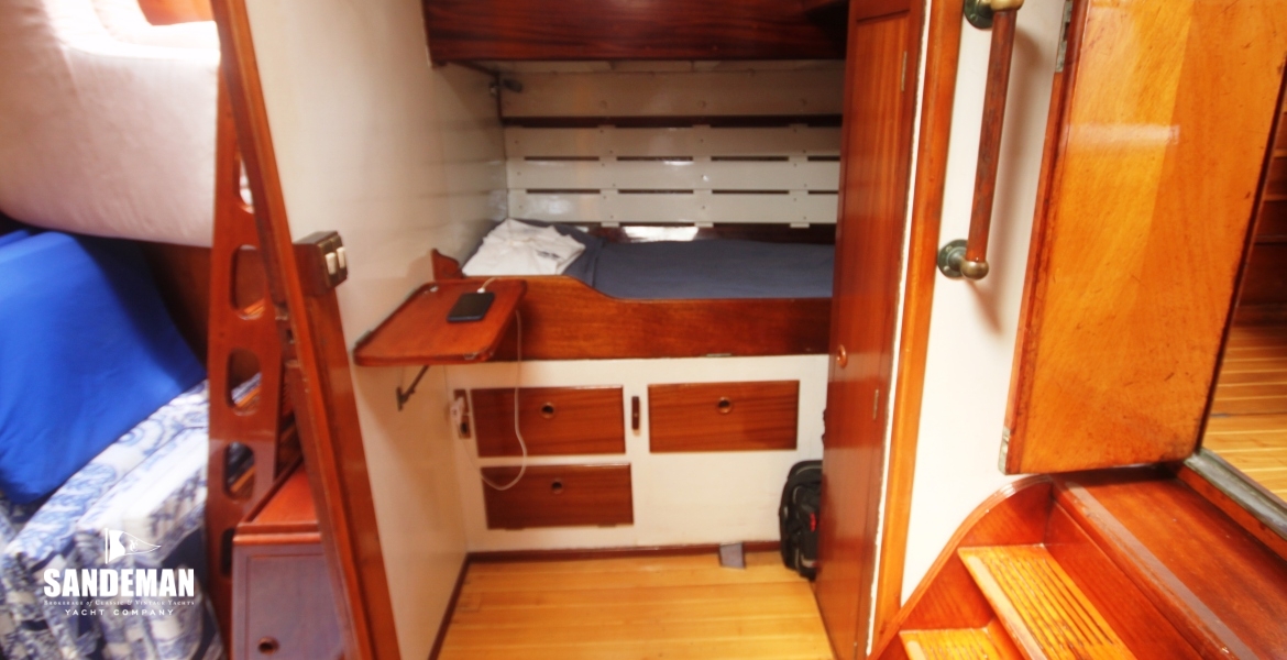43 AFT CABIN V TO SBD