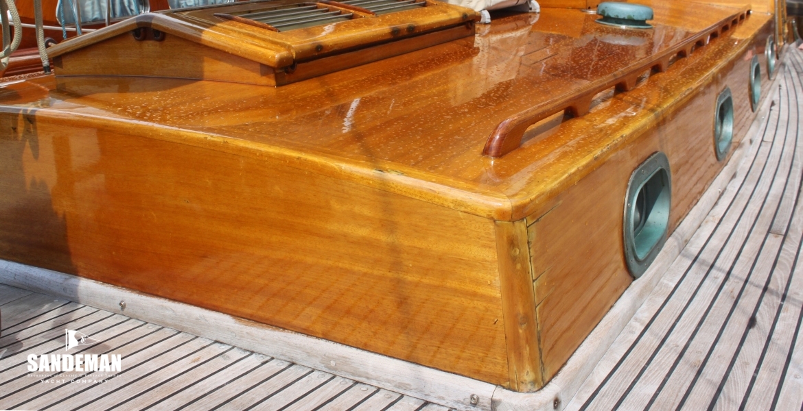 32 TRUNK V AFT PORT
