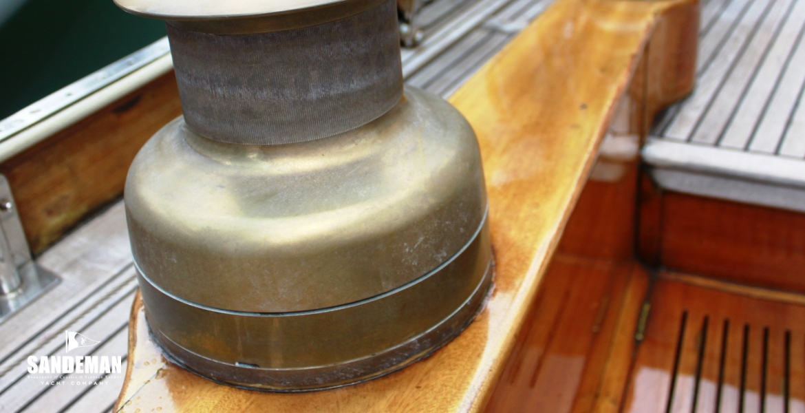 17 FWD PORT WINCH