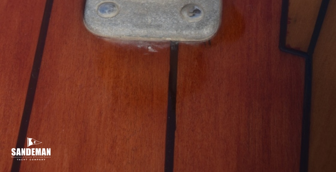 FIFE PATTERN BOLLARD AND CHAIN LOCK