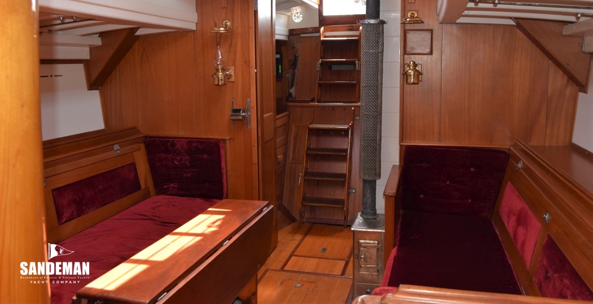 SALOON V AFT