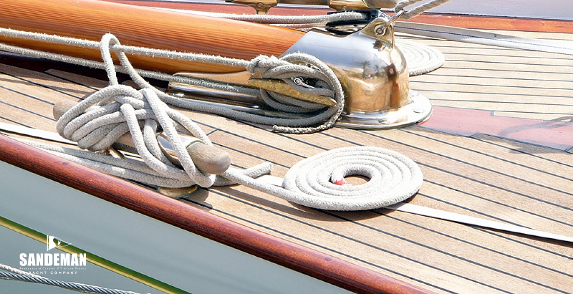 10Foredeck.jpg