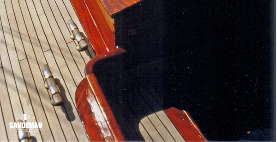 15Sidedeckandcoach.jpg